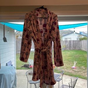 Wine glass robe